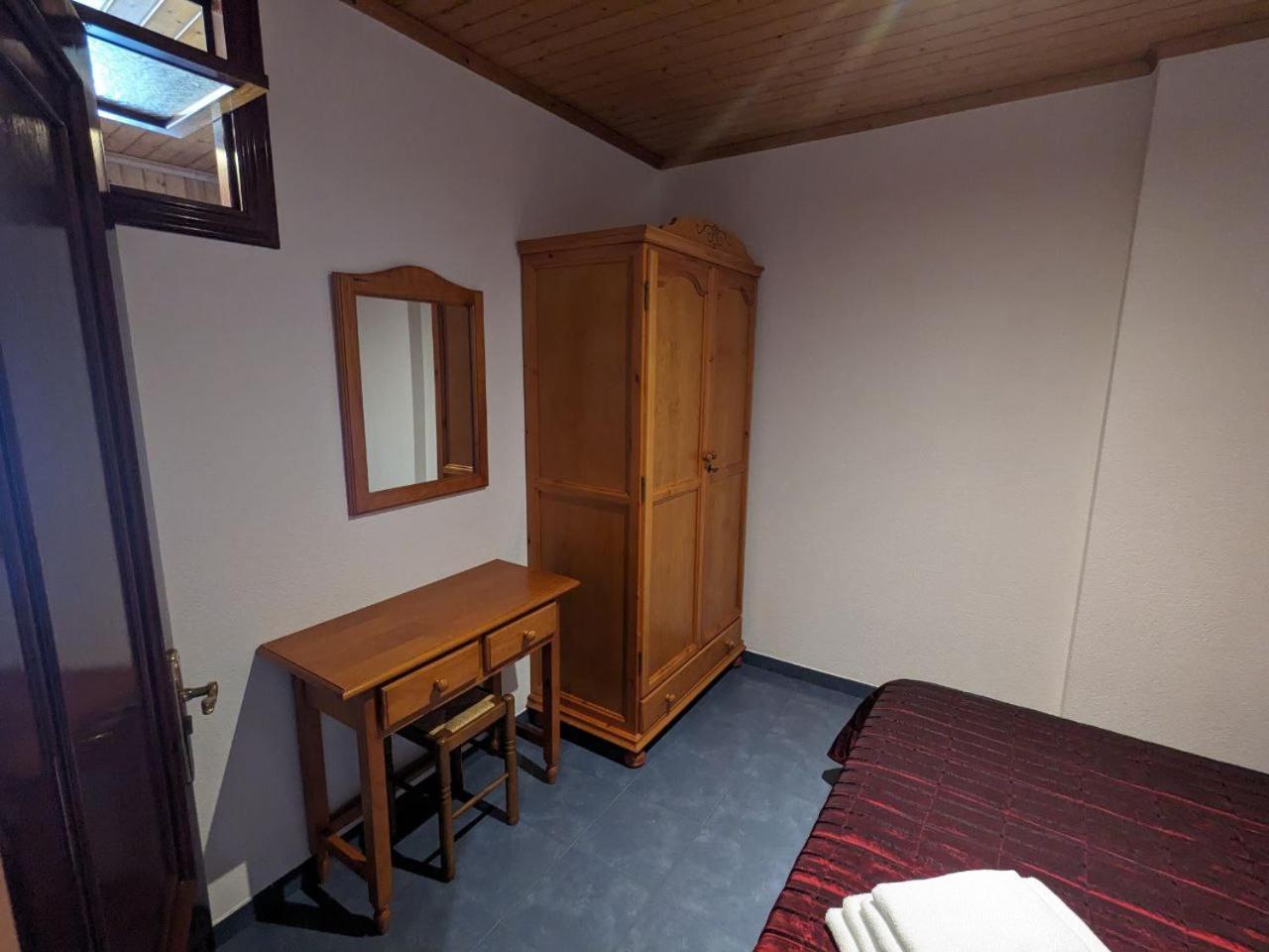 Vivienda Turistica Vacacional Maricarmen Hotel Arou Exterior foto